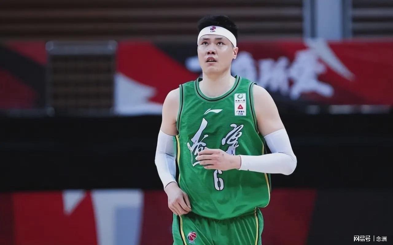 争议!易建联遭34岁辽宁男篮名将暗讽,广东球迷不满:真有格局